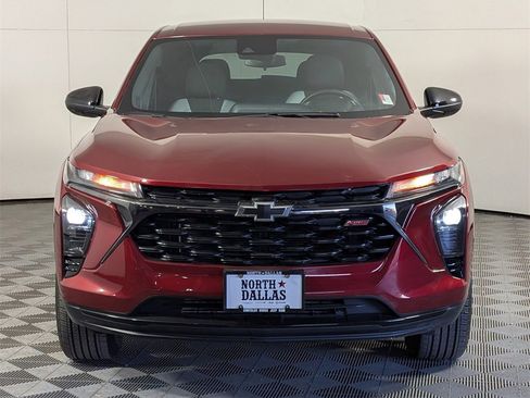 Used 2024 Chevrolet Trax RS w/ Driver Confidence Package image 2