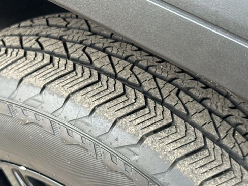 Used 2025 GMC Sierra 1500 Elevation image 11