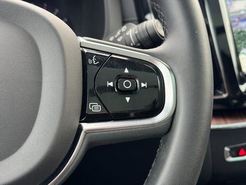 Certified 2023 Volvo XC60 B6 Ultimate w/ Climate Package image 19