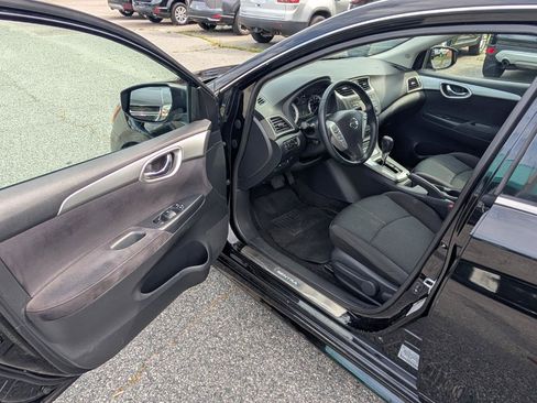 Used 2014 Nissan Sentra SR w/ SR Driver Package FWD image 13