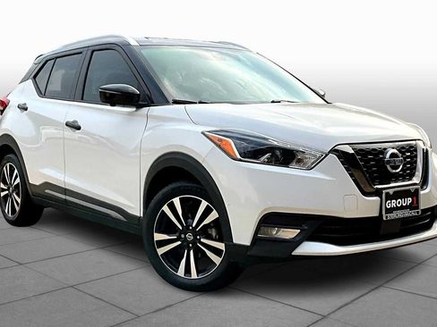 Used 2020 Nissan Kicks SR FWD image 3