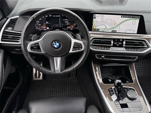 Used 2022 BMW X5 M50i w/ Premium Package image 10