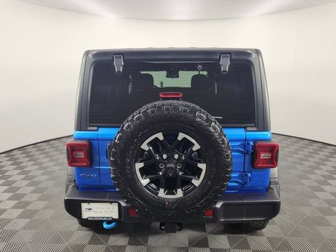 Used 2024 Jeep Wrangler Unlimited Rubicon 4xe w/ Convenience Group AWD/4WD image 4