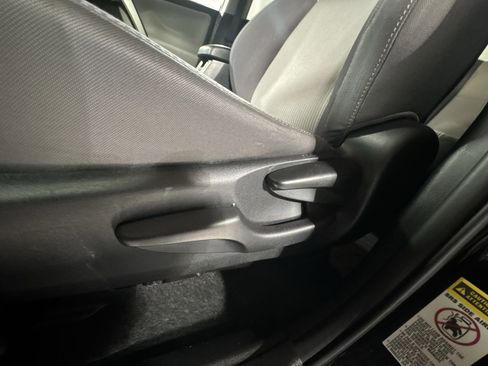 Used 2014 Toyota RAV4 XLE image 17