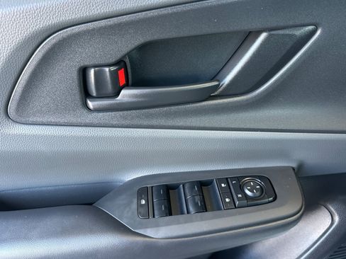 Used 2024 Toyota Prius LE image 10