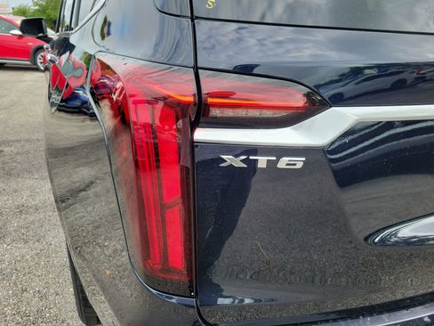 Used 2021 Cadillac XT6 Premium Luxury FWD image 12