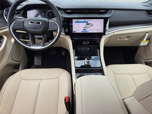 New 2026 Jeep Grand Cherokee L Limited image 9