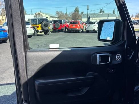 Used 2020 Jeep Gladiator Sport w/ Quick Order Package 24S image 9