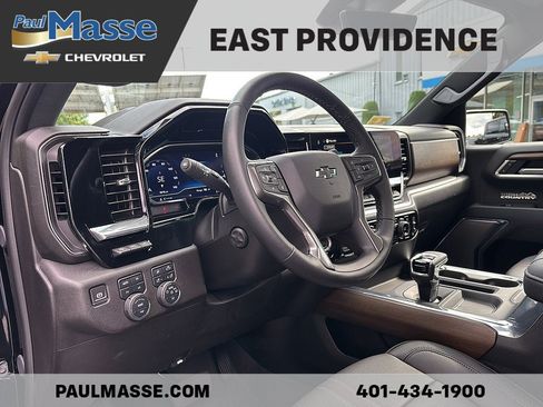 Used 2025 Chevrolet Silverado 1500 High Country w/ High Country Premium Package AWD/4WD image 18