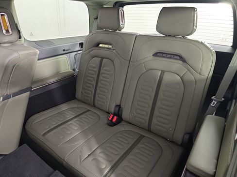Used 2023 Rivian R1S Adventure AWD/4WD image 21