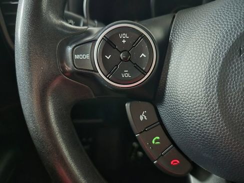 Used 2014 Kia Soul FWD image 18