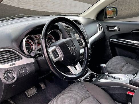 Used 2020 Dodge Journey SE w/ SE Popular Equipment Group FWD image 11