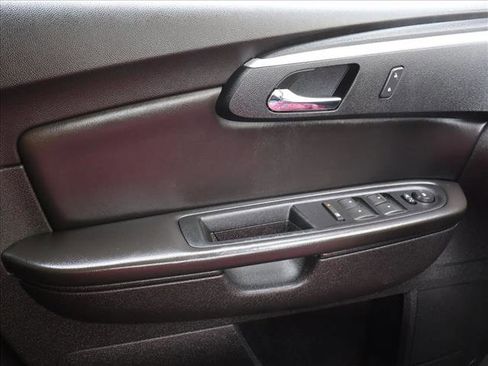 Used 2011 Chevrolet Traverse LT w/ Personal Connectivity Package AWD/4WD image 10