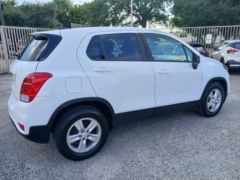 Used 2020 Chevrolet Trax LS w/ Tint and Cruise Package FWD image 5