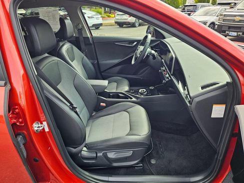 Certified 2023 Kia Niro Wind w/ Wind Preserve Package FWD image 28