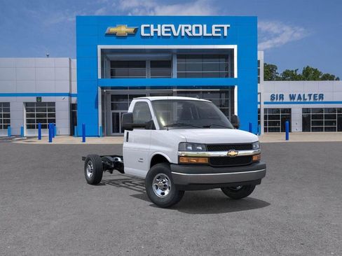 New 2025 Chevrolet Express 3500 Work Van w/ Power Convenience Package image 1