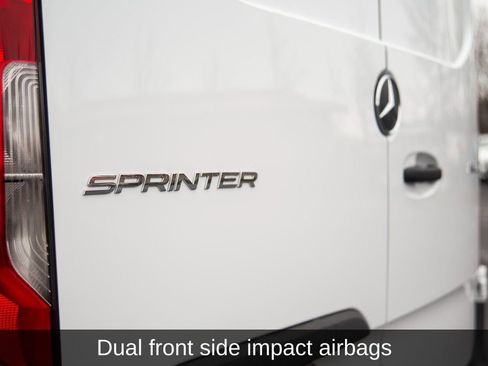Used 2025 Mercedes-Benz Sprinter 2500 image 21