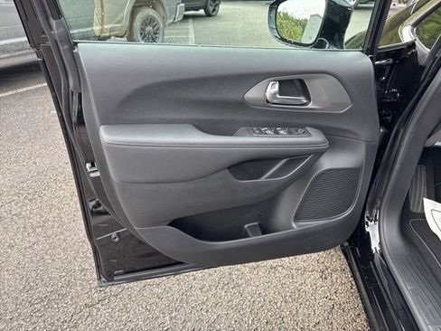 New 2026 Chrysler Voyager LX image 15