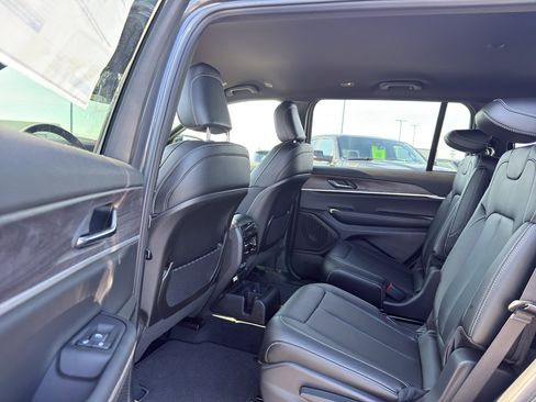 New 2025 Jeep Grand Cherokee L Limited AWD/4WD image 30