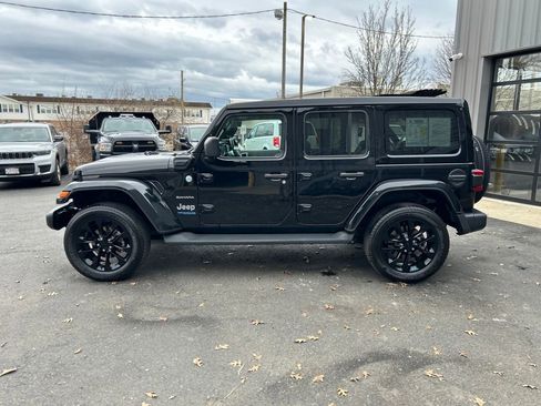 Used 2022 Jeep Wrangler Unlimited Sahara w/ Cold Weather Group image 7