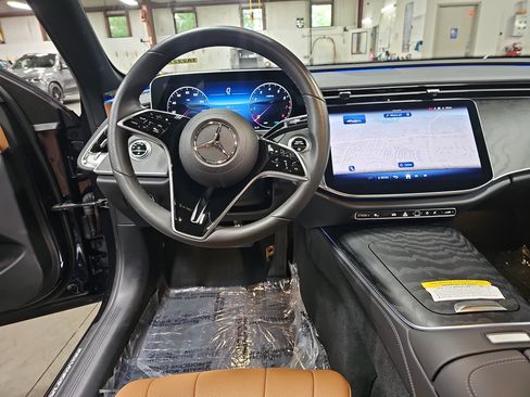Used 2026 Mercedes-Benz E 350 Sedan image 18
