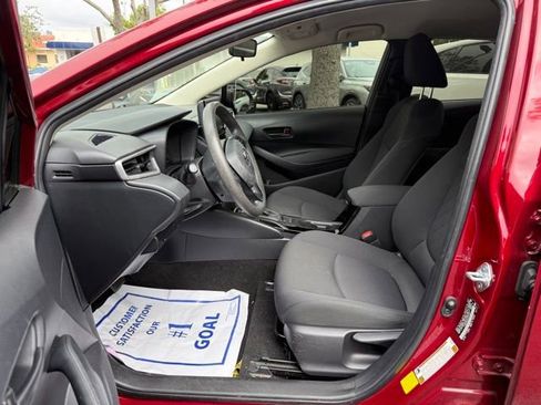 Used 2022 Toyota Corolla LE image 7