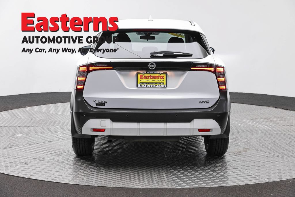 Used 2025 Nissan Kicks SV w/ SV Premium Package AWD/4WD image 7