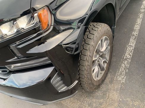 Used 2021 Chevrolet Silverado 1500 RST image 2