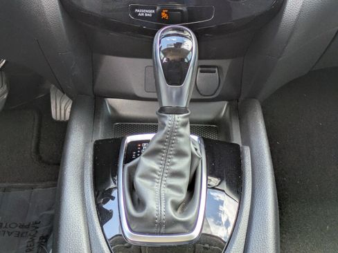 Used 2019 Nissan Rogue Sport SV FWD image 17