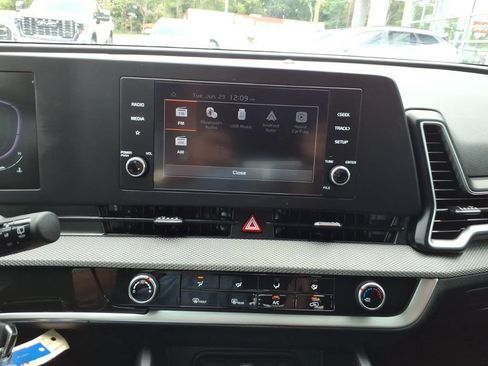 Used 2023 Kia Sportage LX FWD image 16