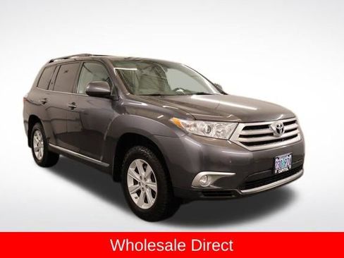 Used 2012 Toyota Highlander 4WD w/ Tech Pkg image 1