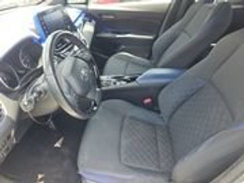 Used 2020 Toyota C-HR XLE FWD image 8