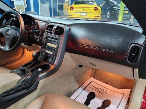 Used 2007 Chevrolet Corvette Convertible w/ Preferred Equipment Group image 17