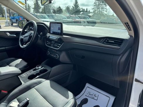 Used 2020 Ford Escape Titanium image 23
