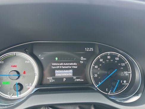 Used 2023 Toyota Venza LE AWD/4WD image 30