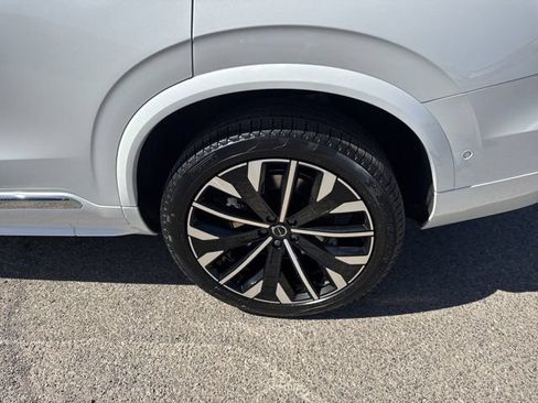 Used 2025 Volvo XC90 B6 Plus w/ Protection Package Premier AWD/4WD image 10