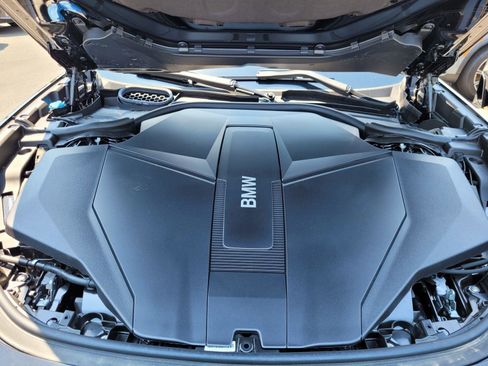 New 2025 BMW i7 xDrive60 image 20