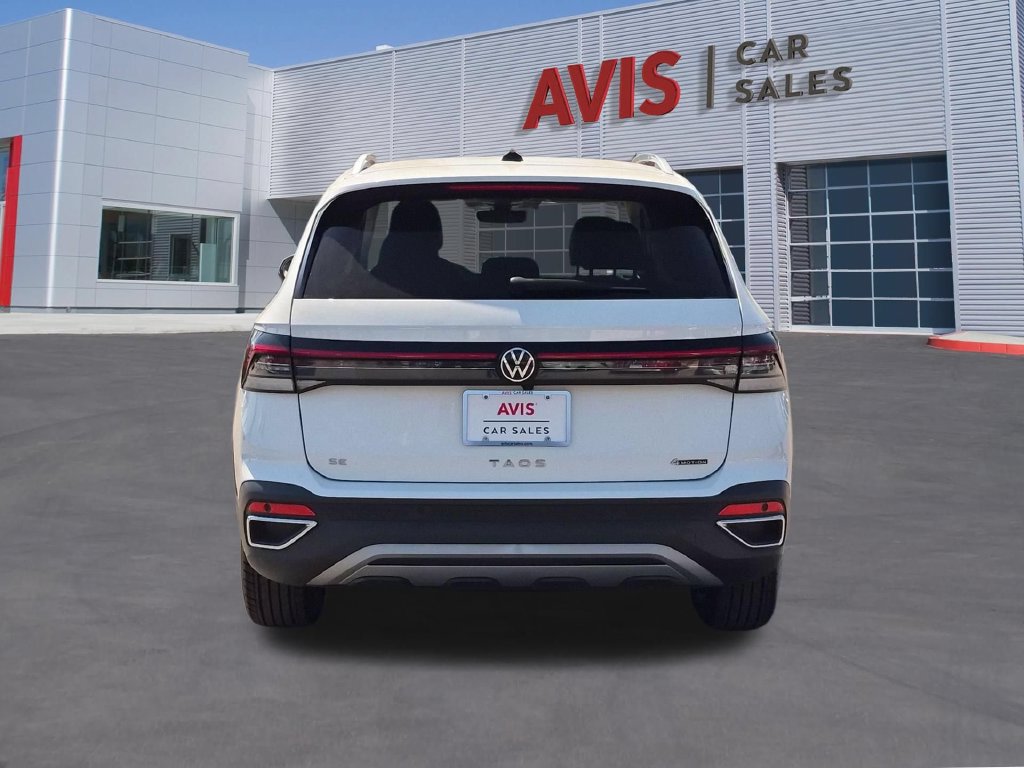 Used 2025 Volkswagen Taos SE AWD/4WD image 7