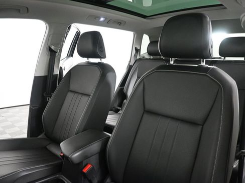 Used 2023 Volkswagen Tiguan SE image 5