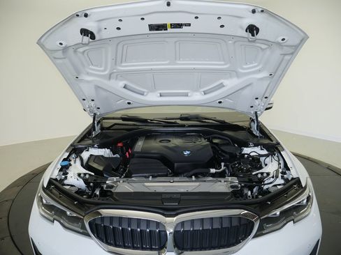 Used 2021 BMW 330i xDrive Sedan w/ Premium Package AWD/4WD image 13