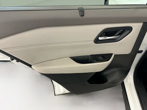 Used 2023 Nissan Rogue SL w/ SL Premium Package image 26