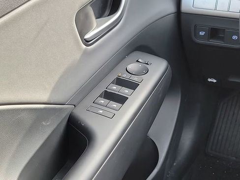 Used 2025 Hyundai Kona Limited image 21