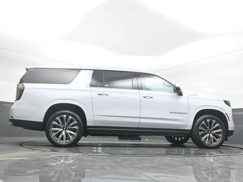 New 2026 Chevrolet Suburban High Country image 32