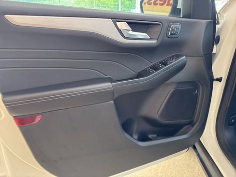 Used 2024 Ford Escape Platinum AWD/4WD image 14