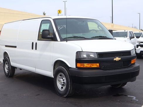 New 2026 Chevrolet Express 2500 Extended w/ Driver Convenience Package RWD image 10