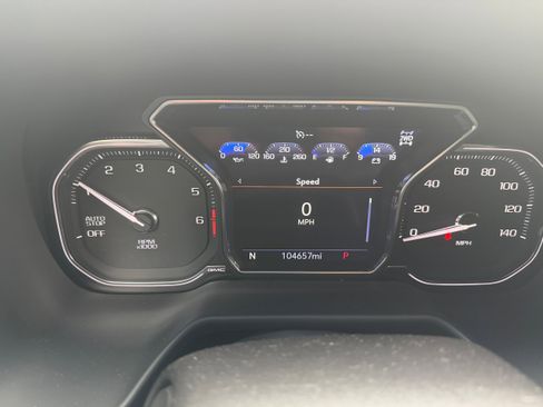 Used 2021 GMC Yukon XL SLT w/ SLT Premium Package AWD/4WD image 17
