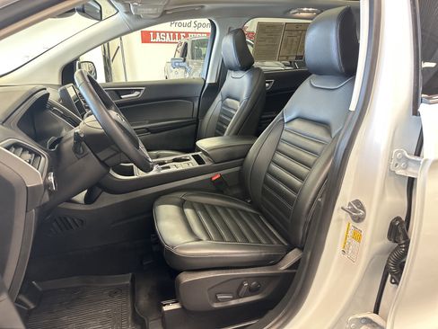 Used 2024 Ford Edge SEL w/ Convenience Package image 5