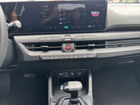 Used 2025 Kia K4 LXS image 17