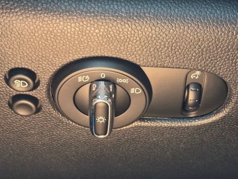 Used 2024 MINI Cooper S w/ Signature Upholstery Package FWD image 22