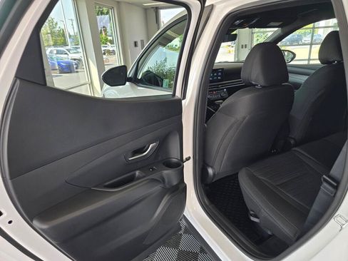Used 2025 Hyundai Santa Cruz SE AWD/4WD image 33